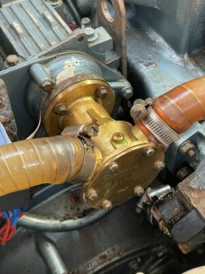 Impeller pump Perkins, Volvo Penta MD22 ST149 photo review