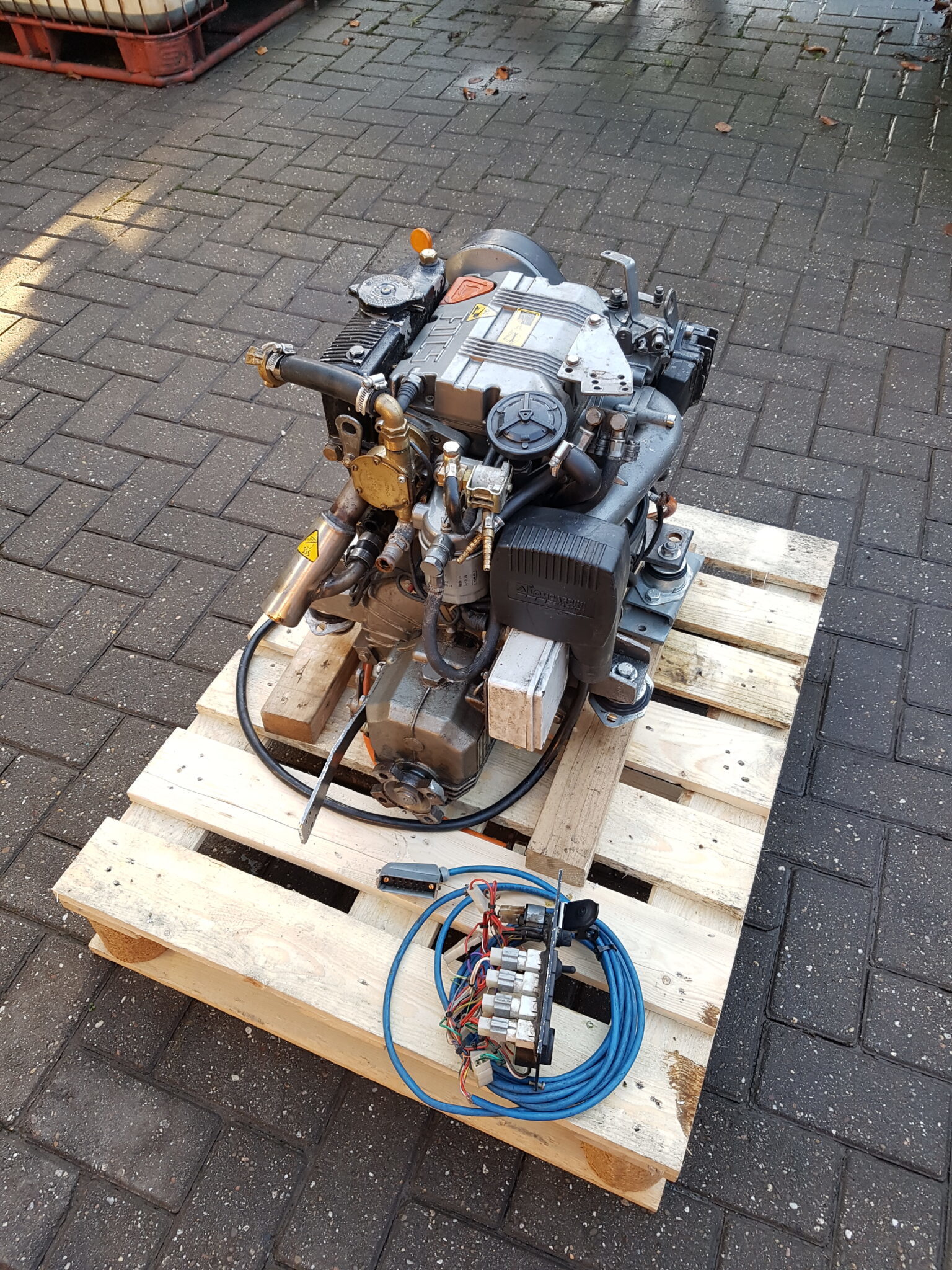 Lombardini 10Pk LDW502 binnenboordmotor AB Marine service