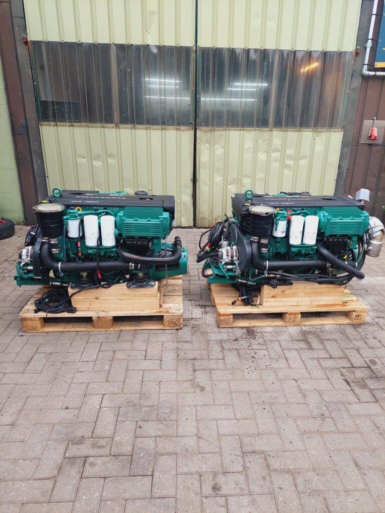 Volvo Penta D4-260 Lage Uren! (2pc) 2015 - AB Marine Service