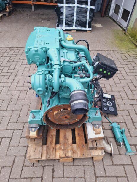 Volvo Penta D5a  (Deutz BF4M) Scheepsmotor 140Pk PRM keerkoppeling - Afbeelding 5