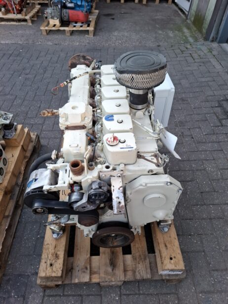 Cummins  2x 6B 5.9-M  115Pk Marine engine 24v (engine only) - Image 11