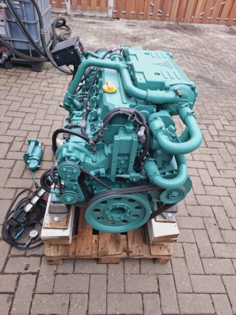 Volvo Penta D5a  (Deutz BF4M) Scheepsmotor 140Pk PRM keerkoppeling - Afbeelding 2