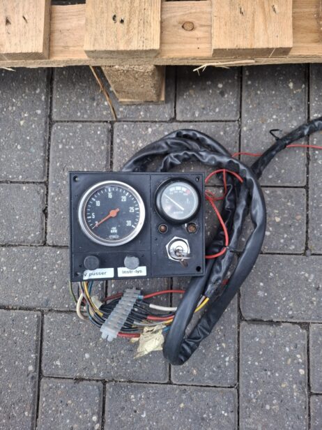 Volvo Penta MD17c 36 hp with MS gearbox and heat exchanger - Image 5
