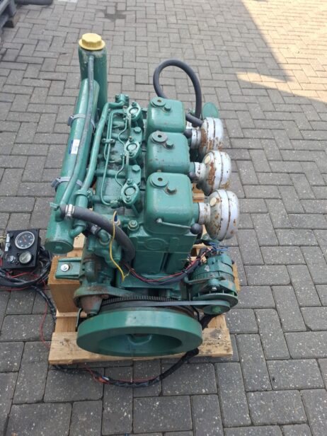 Volvo Penta MD17c 36 hp with MS gearbox and heat exchanger - Image 8