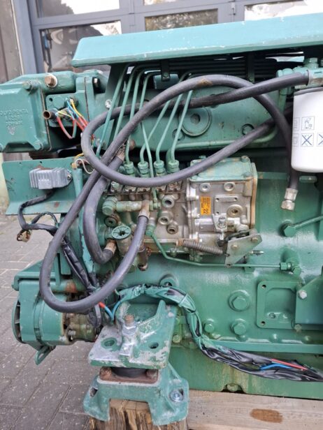 Volvo Penta TAMD60  250hp  with Twindisc MG502 reverse gear - Image 7