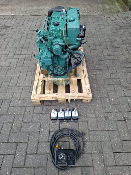 Volvo Penta D2-55L with Gearbox and Dashboard - Image 5
