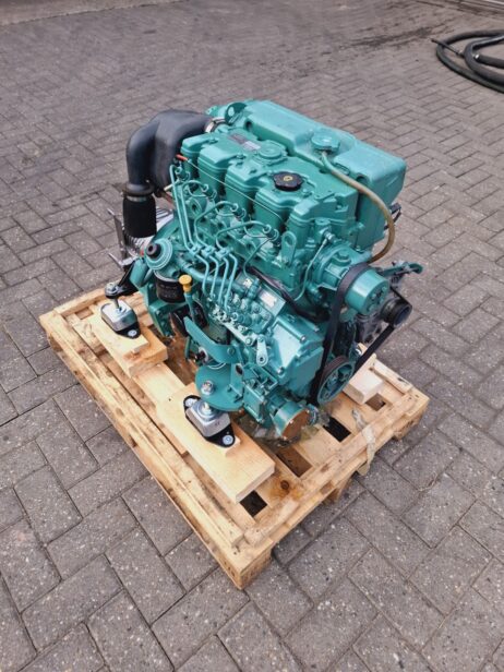 Volvo Penta D2-55L met keerkoppeling en dashboard - Afbeelding 3