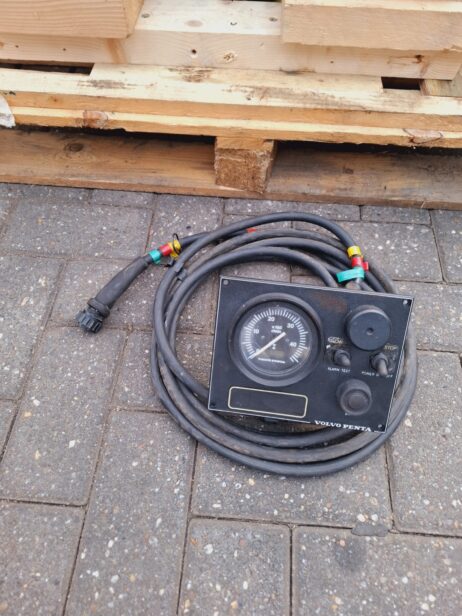 Volvo Penta D2-55L met keerkoppeling en dashboard - Afbeelding 9