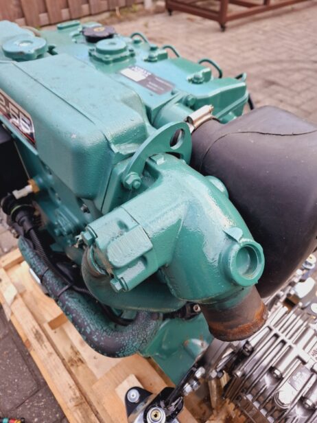 Volvo Penta D2-55L met keerkoppeling en dashboard - Afbeelding 11