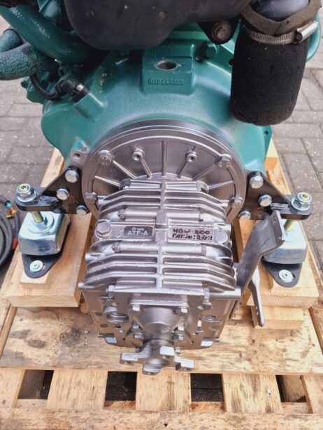 Volvo Penta D2-55L met keerkoppeling en dashboard - Afbeelding 8