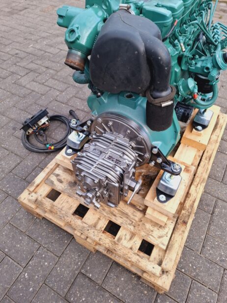 Volvo Penta D2-55L met keerkoppeling en dashboard - Afbeelding 6