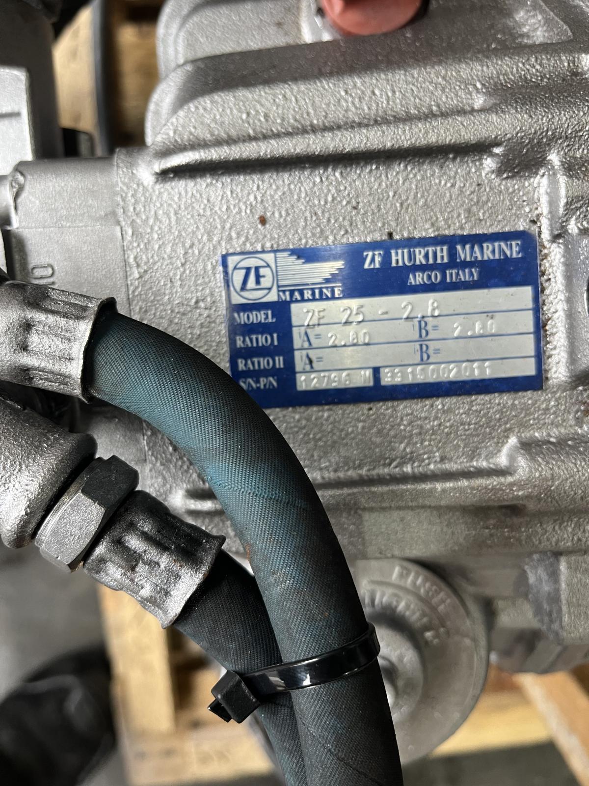 Volvo Penta D2-55L mit Getriebe und Armaturenbrett – Bild 9