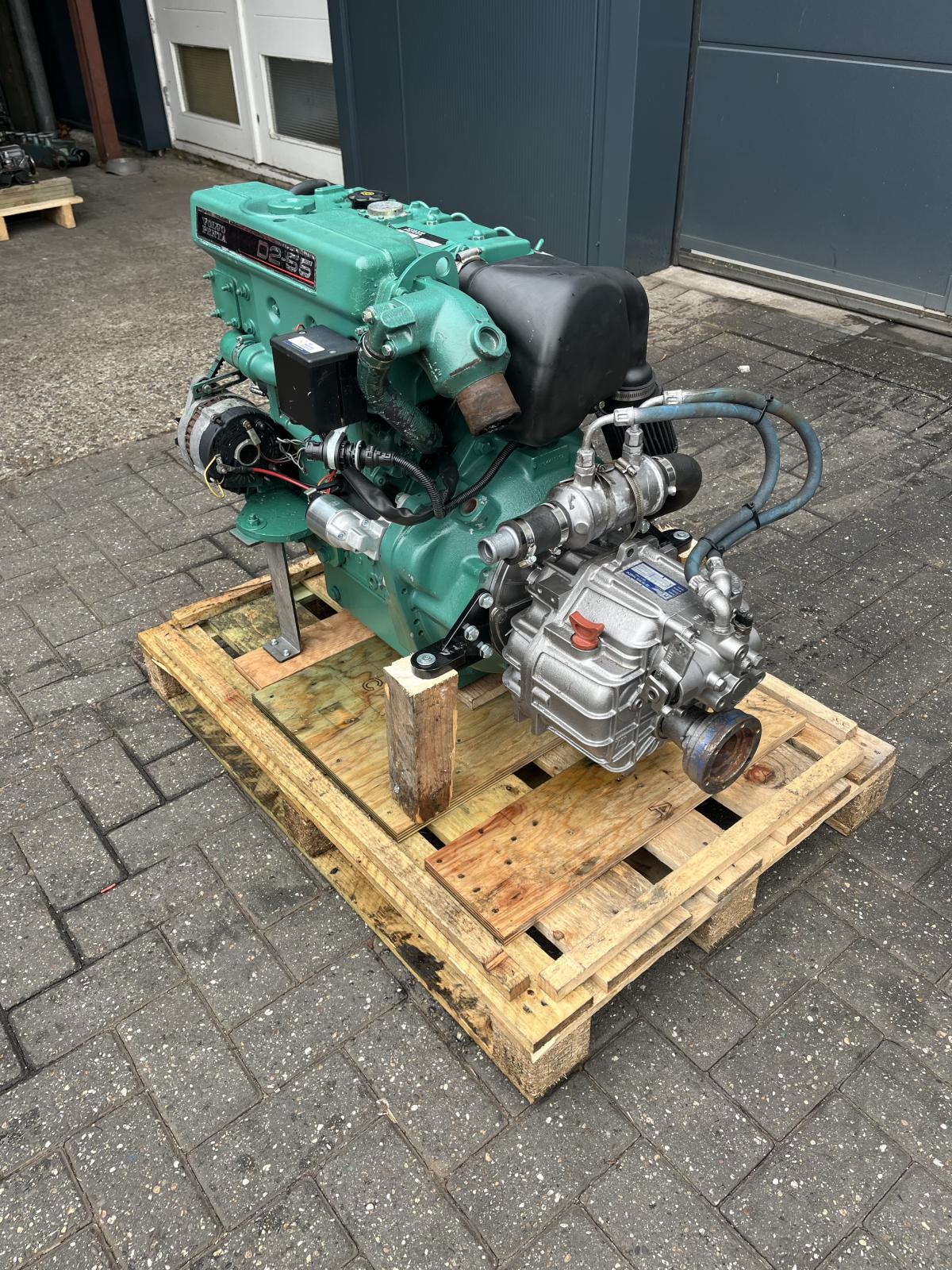 Volvo Penta D2-55L mit Getriebe und Armaturenbrett – Bild 4