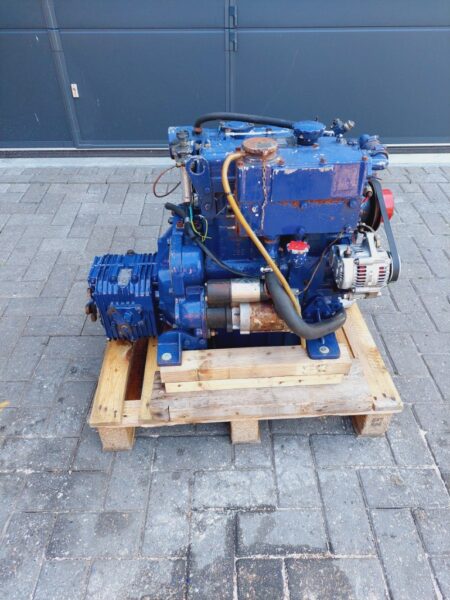 Volvo Penta MD2010 Marine Engine (only Engine)Si Yang 380J-3 26hp ...