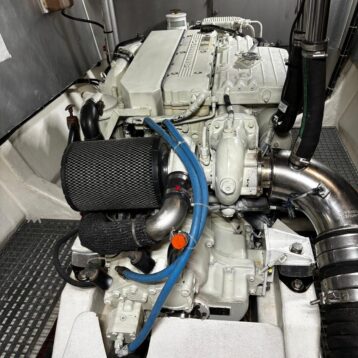 Verkauft: 2x Cummins QSC8.3L 600PS mit Wendegetriebe