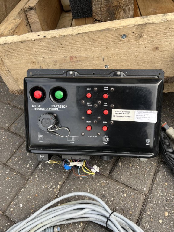 2x Cummins QSB6.7M 300hp with reverse gear - Image 19