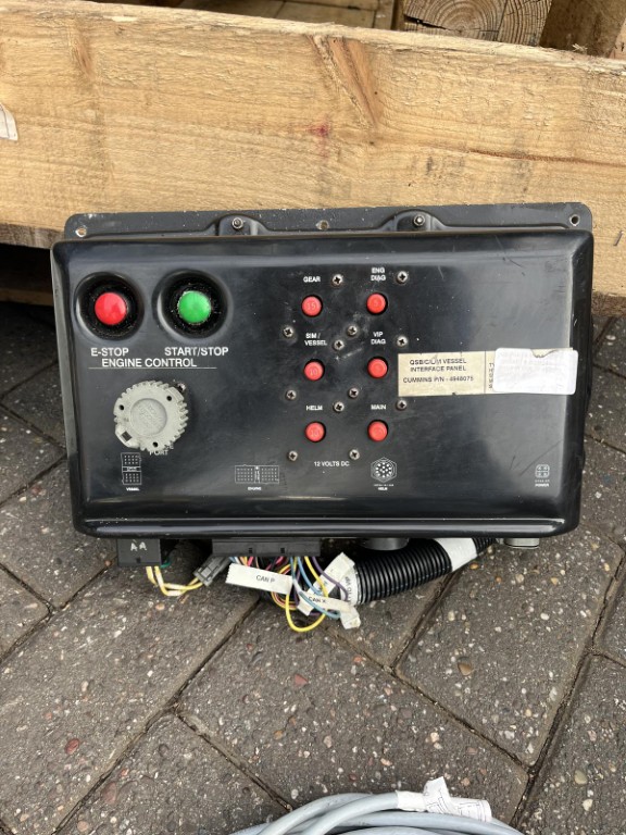 2x Cummins QSB6.7M 300hp with reverse gear - Image 14