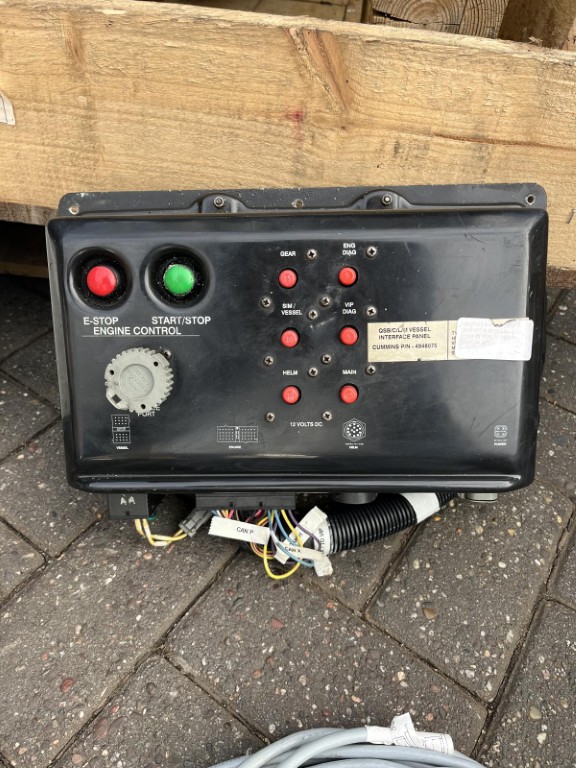 2x Cummins QSB6.7M 300hp with reverse gear - Image 18