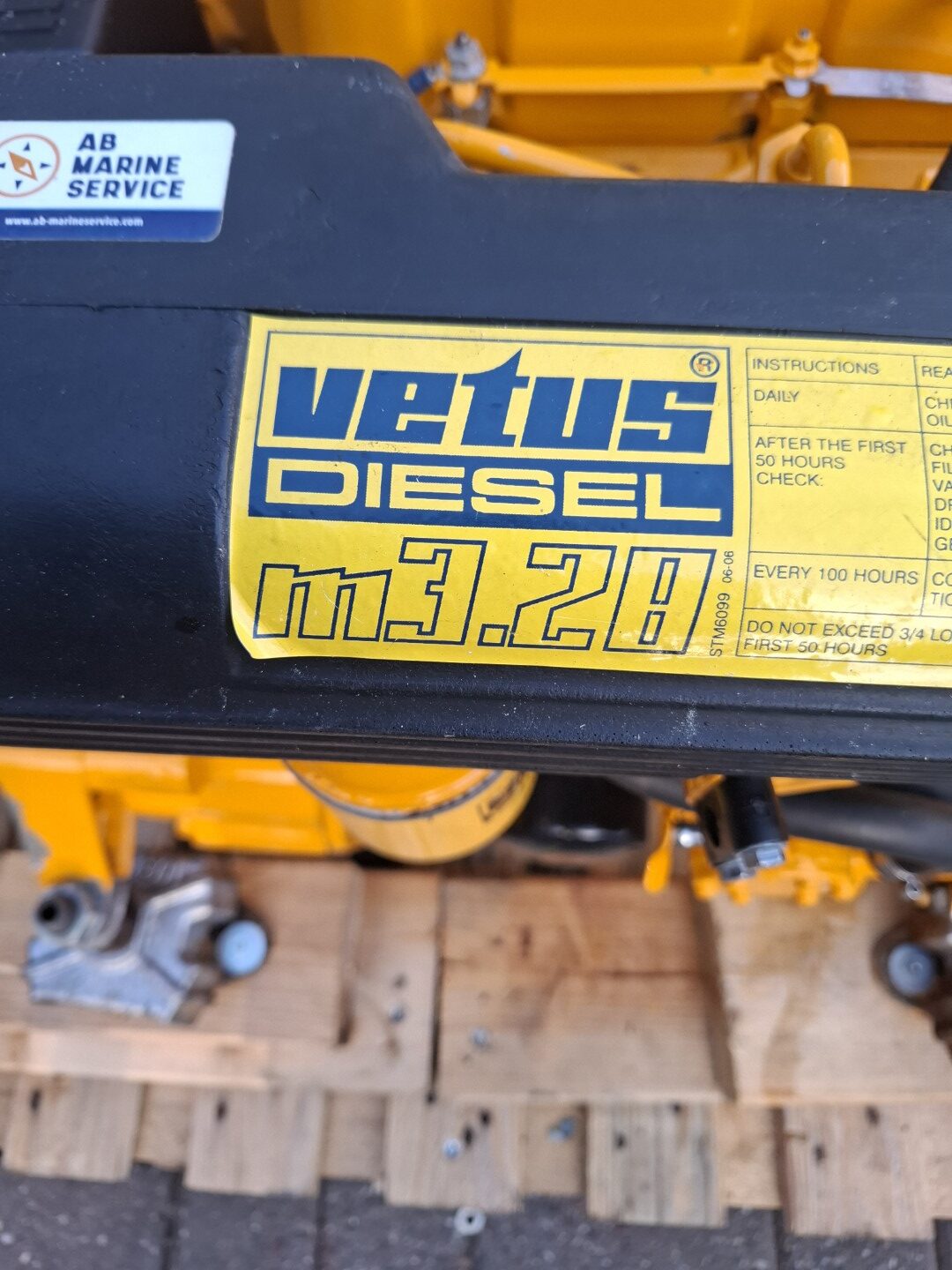 Vetus M3.28 28 PS komplett mit Wendekupplung und Armaturenbrett – Bild 3