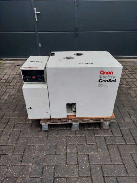 Cummins Onan 6.5Kva 6.5MDKDP generator 110/220V with cabinet