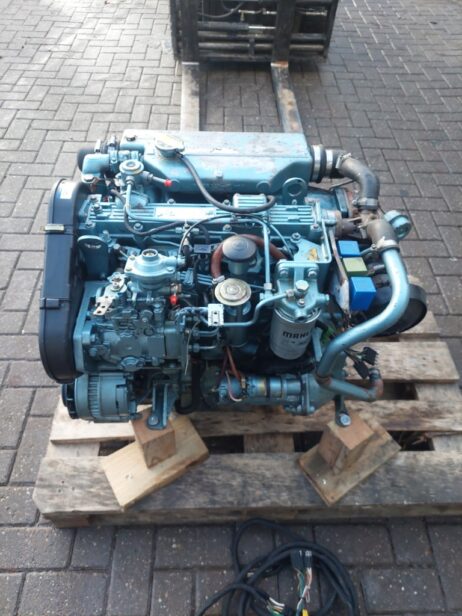 Volvo Penta Perkins Prima M80T (80pk) scheepsmotor warmtewisselaar en Turbo