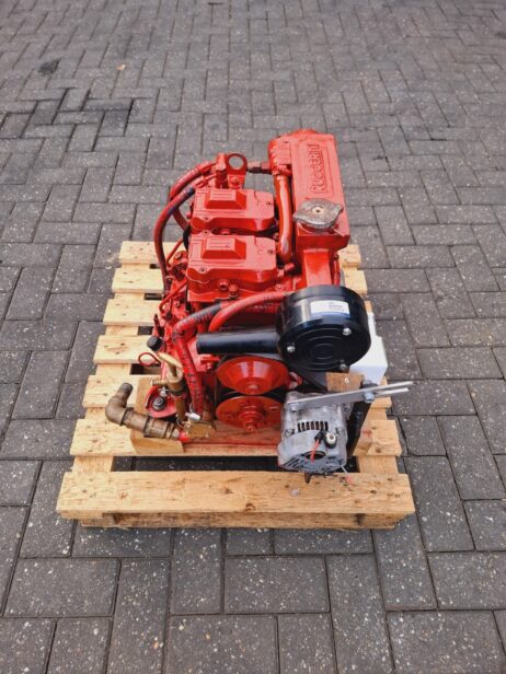 Ruggerini MM150 Marine engine 15hp with reverse gear - Image 5
