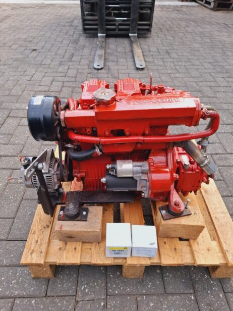 Ruggerini MM150 Marine engine 15hp with reverse gear - Image 6
