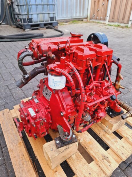 Ruggerini MM150 Marine engine 15hp with reverse gear - Image 9