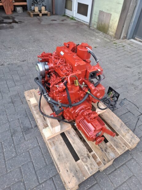 Bukh DV36 36hp marine engine with reverse gear Keel cooling - Image 3