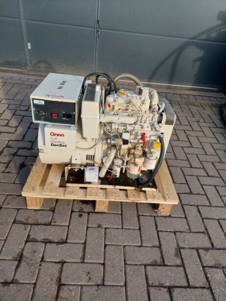 Cummins Onan 6.5kVA  6.5MDKDP Generator (defective, gives only 40V)