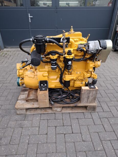 John Deere 4045-TMF50 150hp @2300rpm marine engine with PRM reversing gear (24V)