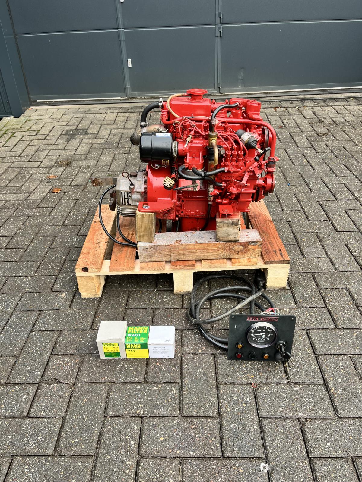 Beta Marine Kubota 25pk scheepsmotor met keerkoppeling, warmtewisselaar