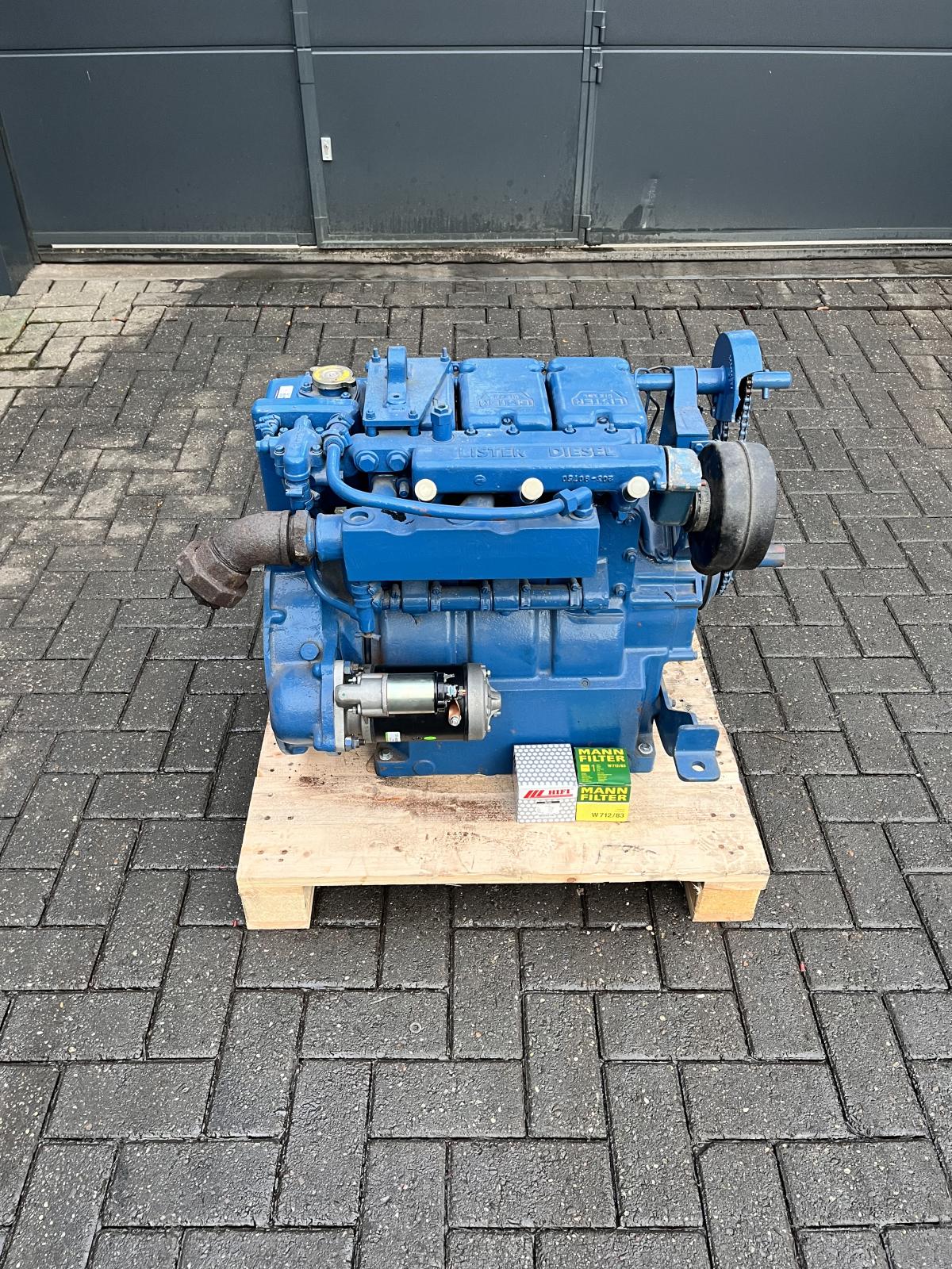 Lister 30hp STW3 marine engine with reversing gear (keel cooling)