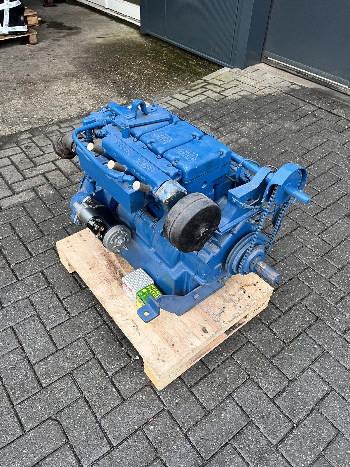 Lister 30hp STW3 marine engine with reversing gear (keel cooling) - Image 8