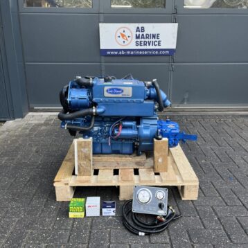 Sole Mini 44 marine engine 45 HP with gearbox and heat exchanger