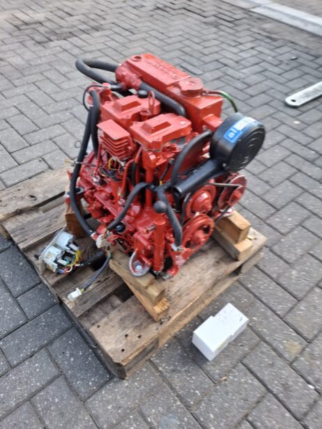 Ruggerini MM191 Marine engine 20hp with reverse gear - Image 10