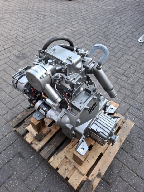 Yanmar 2QM20H 20hp Marine engine - Image 6