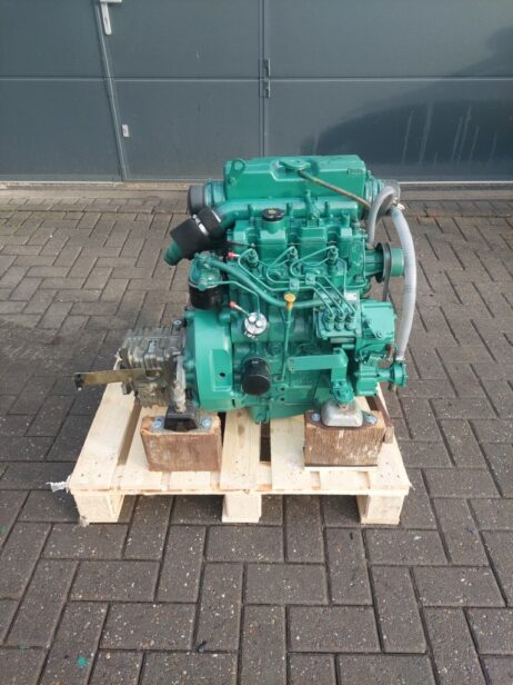 Volvo Penta MD2040 marine engine with reverse gear and dashboard