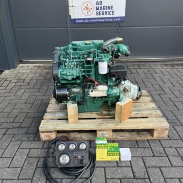 Volvo Penta MD22  50pk scheepsmotor met keerkoppeling en dashboard