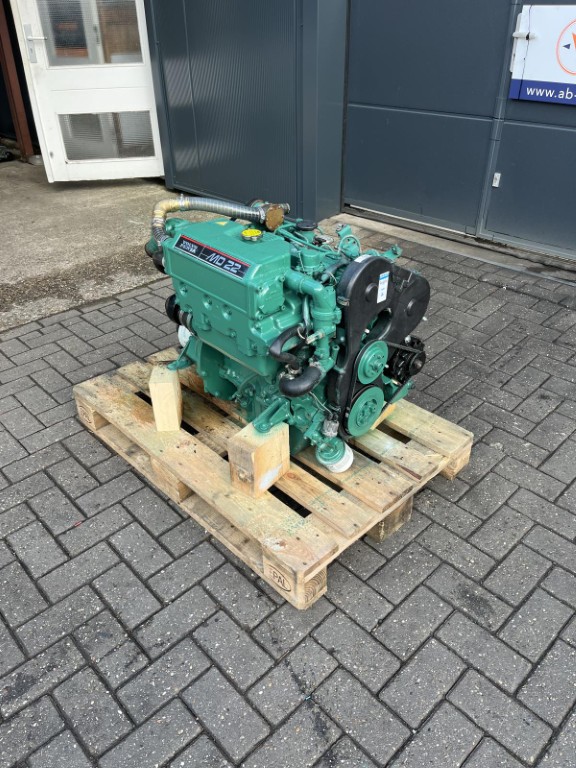Volvo Penta MD22 50hp Marine Engine with Gearbox and Dashboard - Image 8