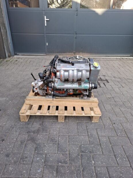 Volkswagen VW Marine 1.6D 54 PS Schiffsmotor mit Velvet Wendegetriebe