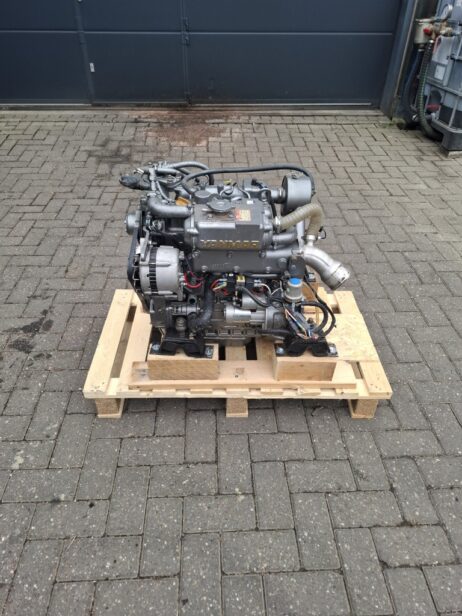 Yanmar 3JH3 40hp Marine Engine (Engine Only with Panel)