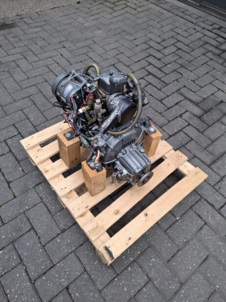 Yanmar 1GM10 10hp Marine engine with reverse gear - Image 9