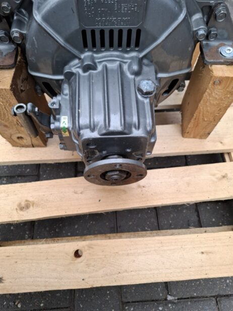 Yanmar 1GM10 10hp Marine engine with reverse gear - Image 6