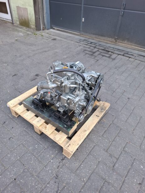 Yanmar 2GM20 16hp Marine engine with reverse gear - Image 8
