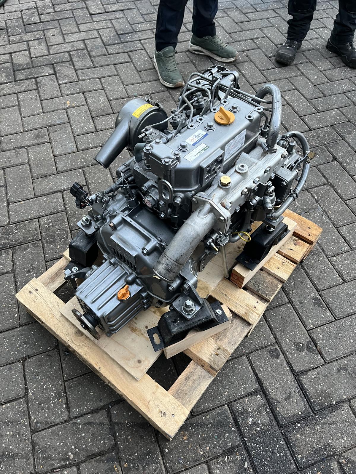 Yanmar 3GM30 27 PS Schiffsmotor mit Getriebe und Armaturenbrett, sehr schöner Zustand – Bild 6