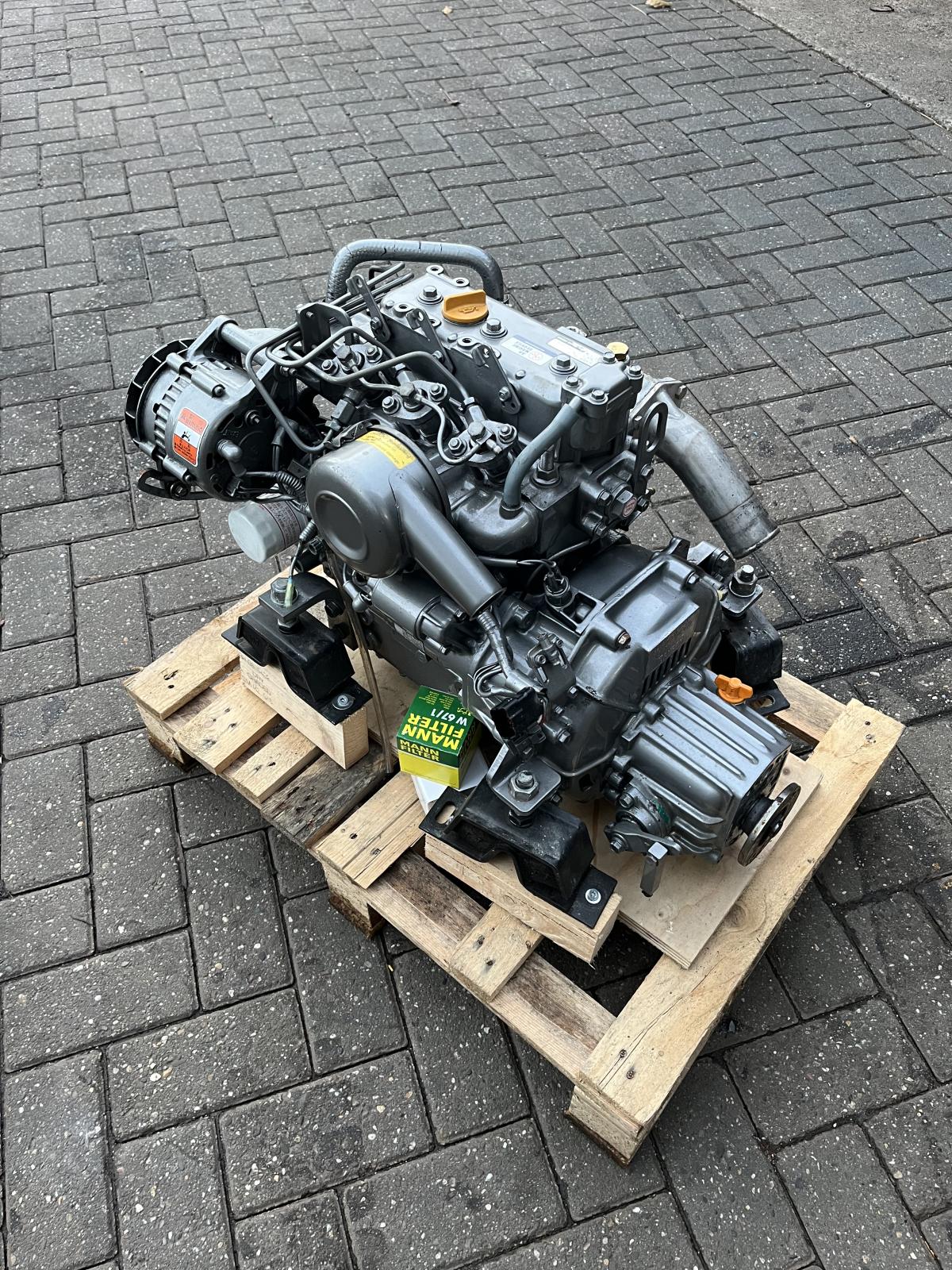 Yanmar 3GM30 27 PS Schiffsmotor mit Getriebe und Armaturenbrett, sehr schöner Zustand – Bild 5