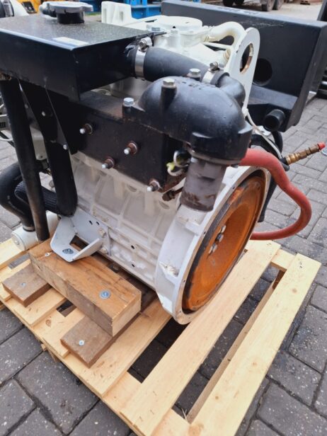 Kubota V1903 dieselmotor met warmtewisselaar ex generator (Nanni N3.38) - Afbeelding 5