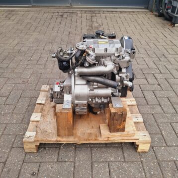 Lombardini LDW502 10pk scheepsmotor met keerkoppeling (kielkoeling)