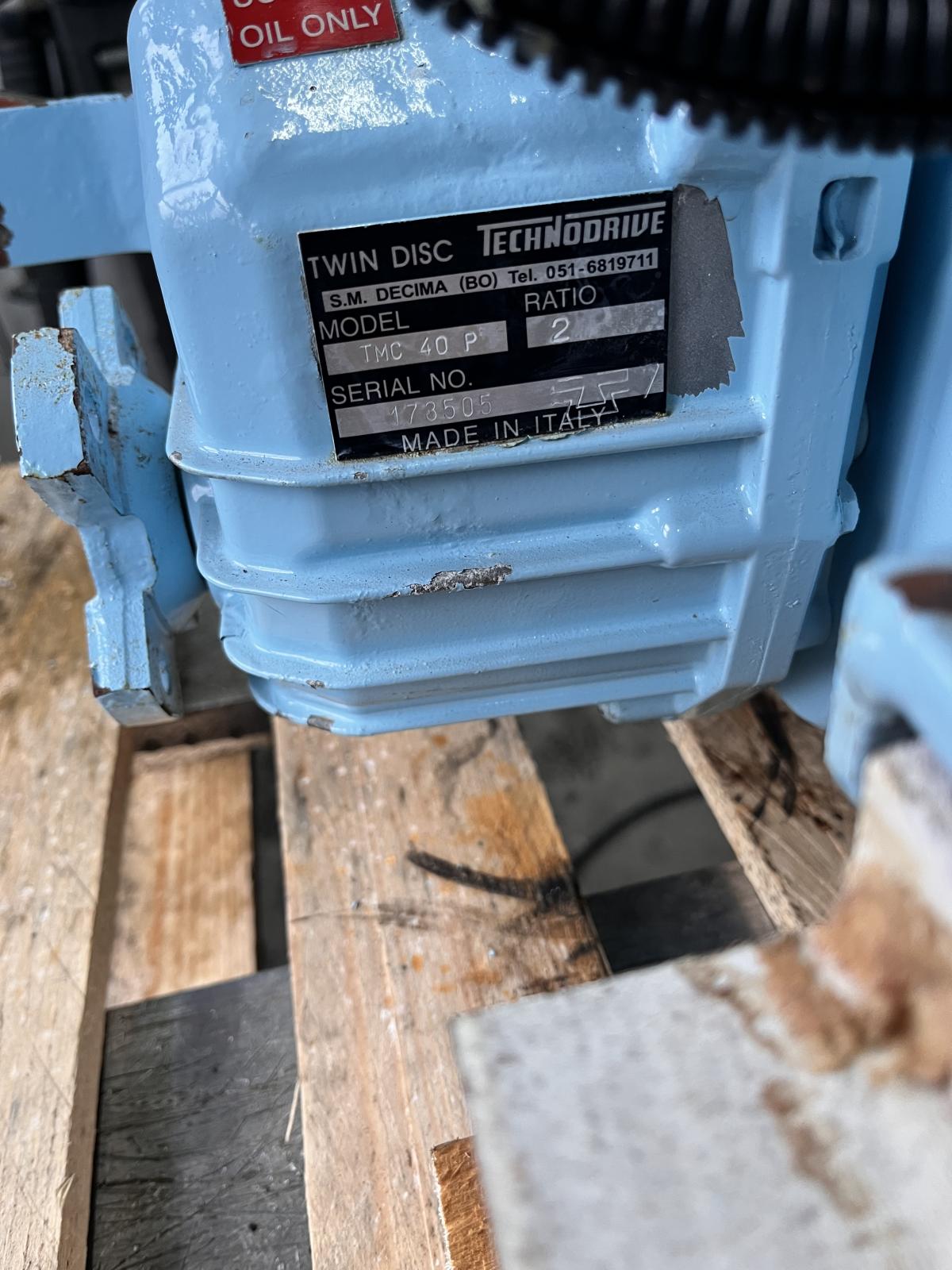 Daihatsu DM850D 26 HP demo marine engine heat exchanger with gearbox - Image 15